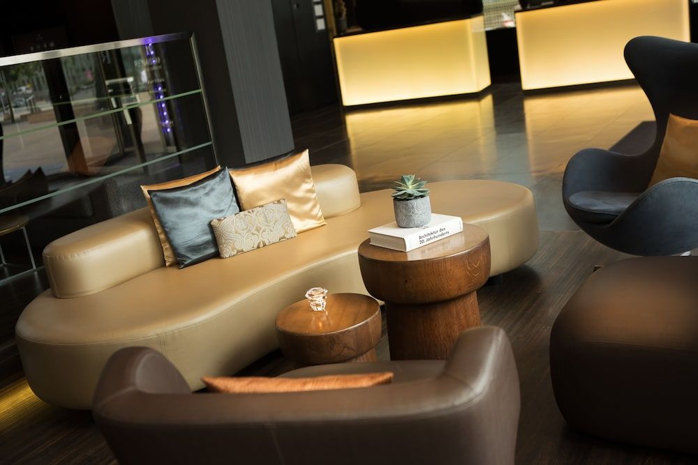 Renaissance Zürich Tower Hotel 2