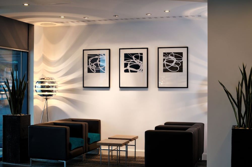 Holiday Inn Express London Heathrow T5 3