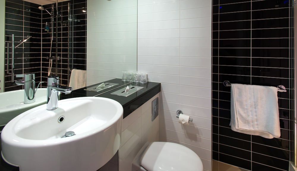 Holiday Inn Express Cambridge-Duxford M11, Jct.10 3