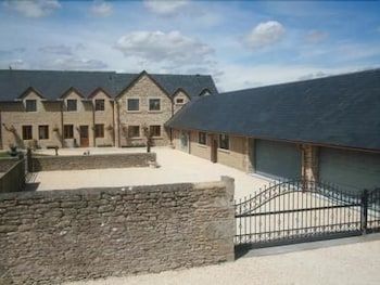 Whaddon Grove House - B&B