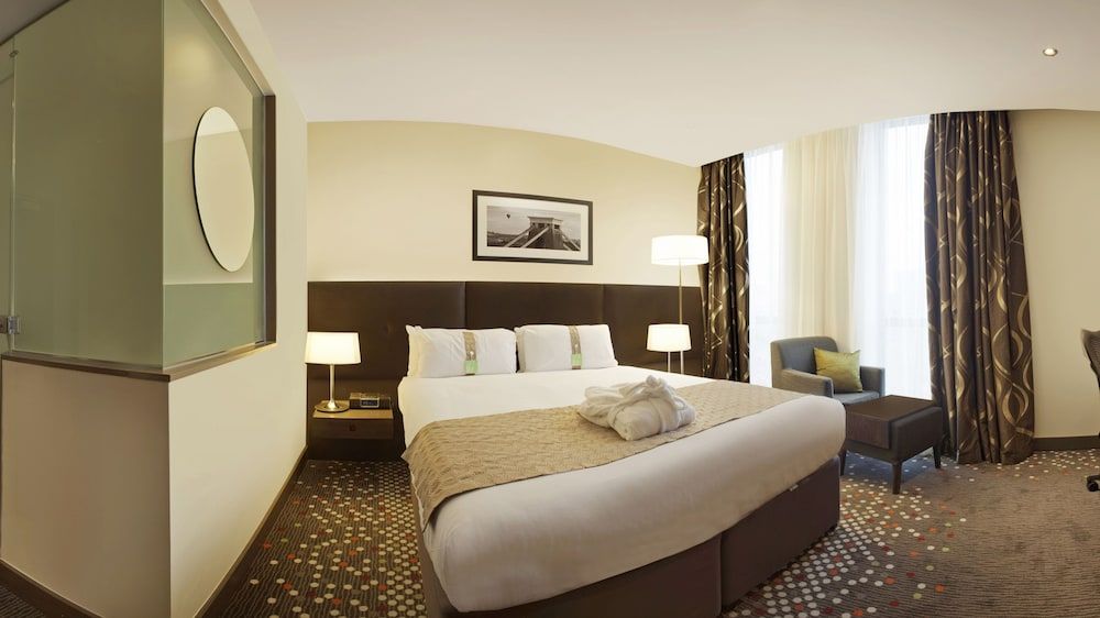Holiday Inn Bristol City Centre 2
