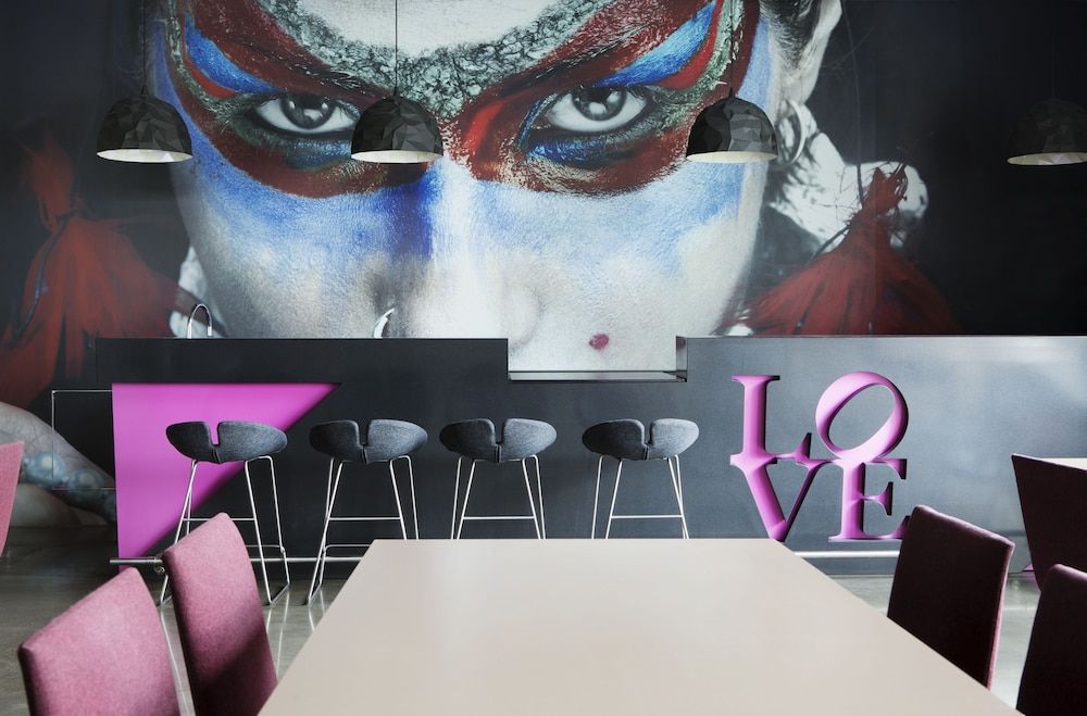 Comfort Hotel Square 3