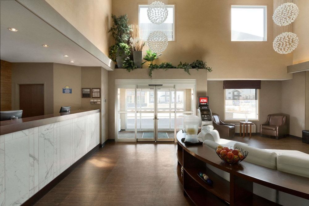 Days Inn by Wyndham Regina Airport West 3