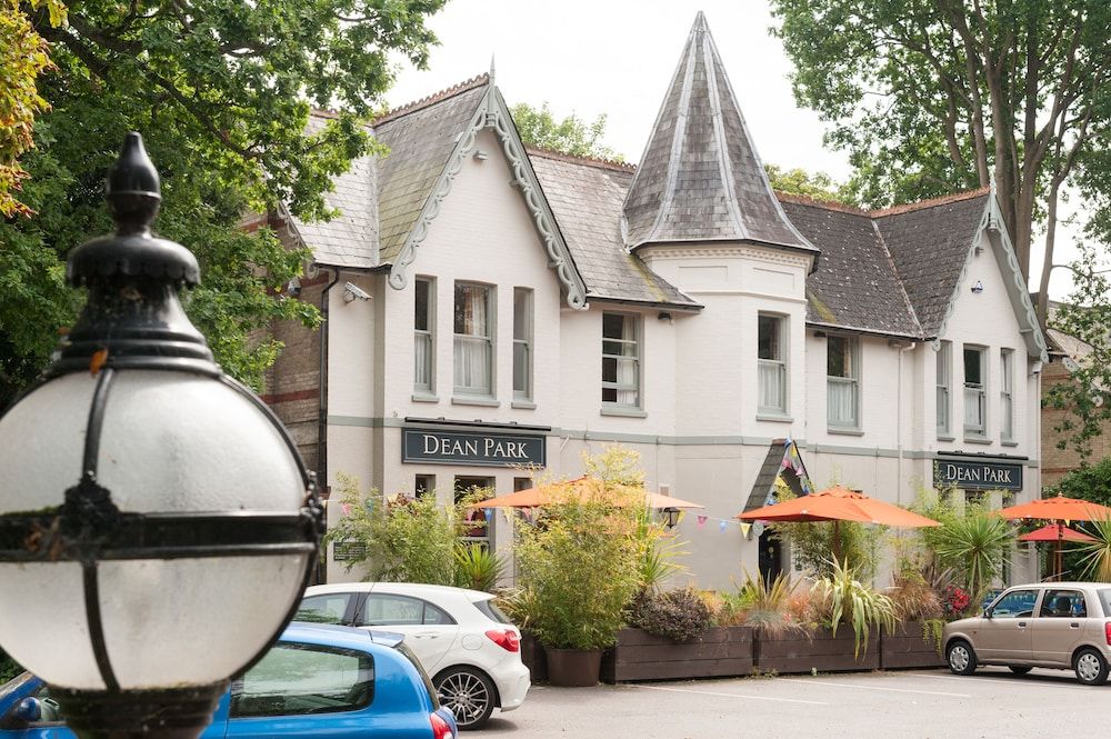 Dean Park Inn 1