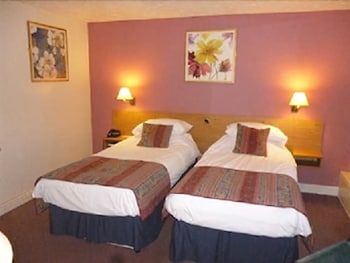 The Red Lion Hotel 2