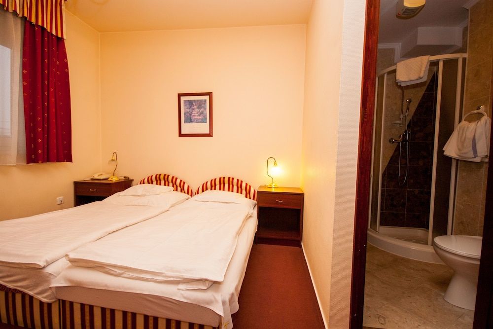 Korona Pension Restaurant 3