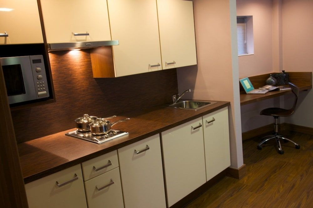 Roomzzz Leeds City 4 estrelas em Leeds