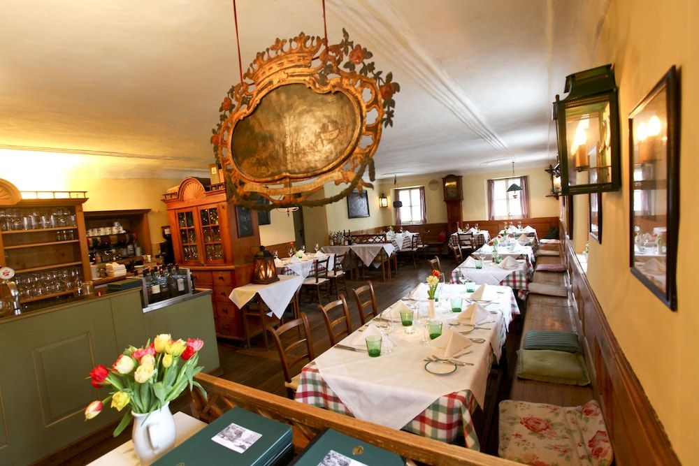 Schlosswirt zu Anif 2