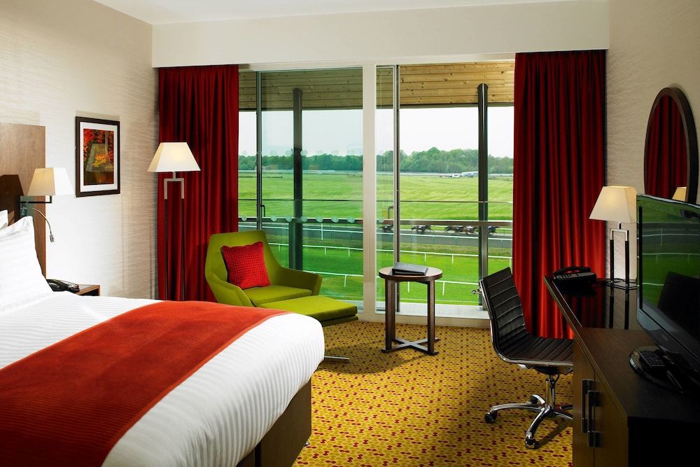 Lingfield Park Marriott Hotel & Country Club 3