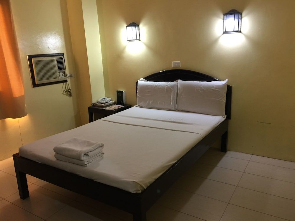 Sampaguita Suites Plaza Garcia 1 Sampaguita Suites Plaza Garcia 1