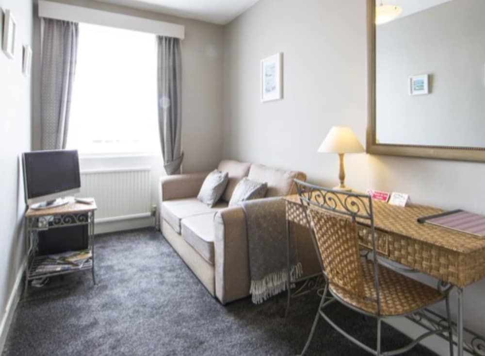 Westwood Guest House 3