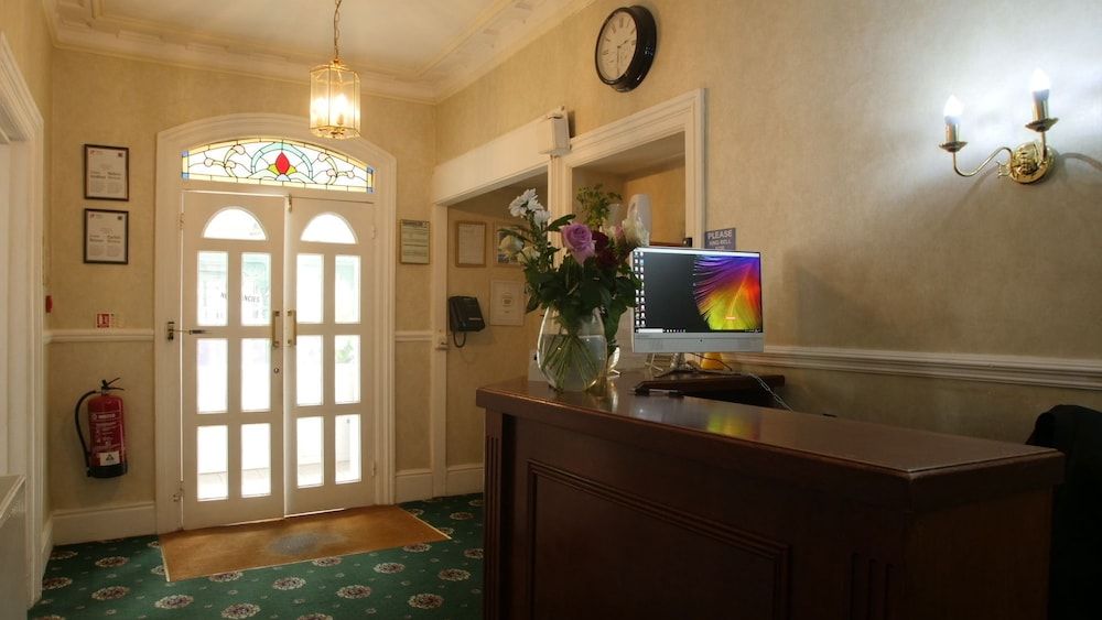 The Broadway Hotel 2