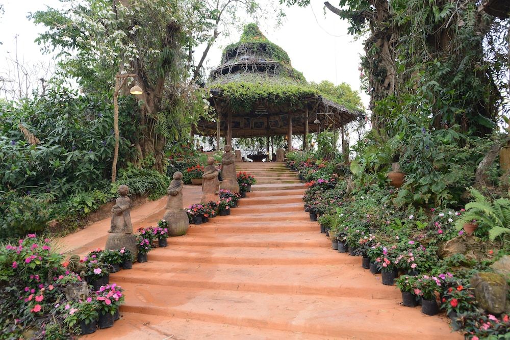 Phu Chaisai Mountain Resort & Spa Chiangrai 2