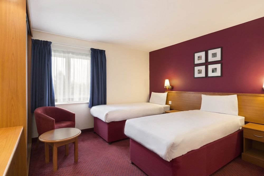Days Inn by Wyndham Peterborough 3