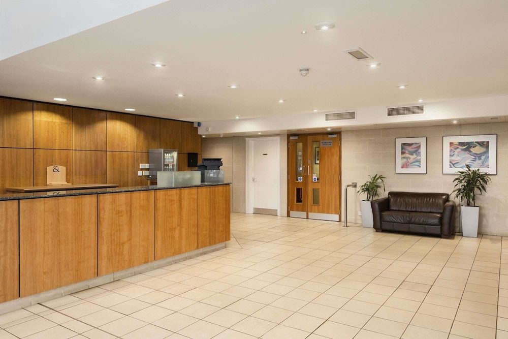 Days Inn by Wyndham Peterborough 2