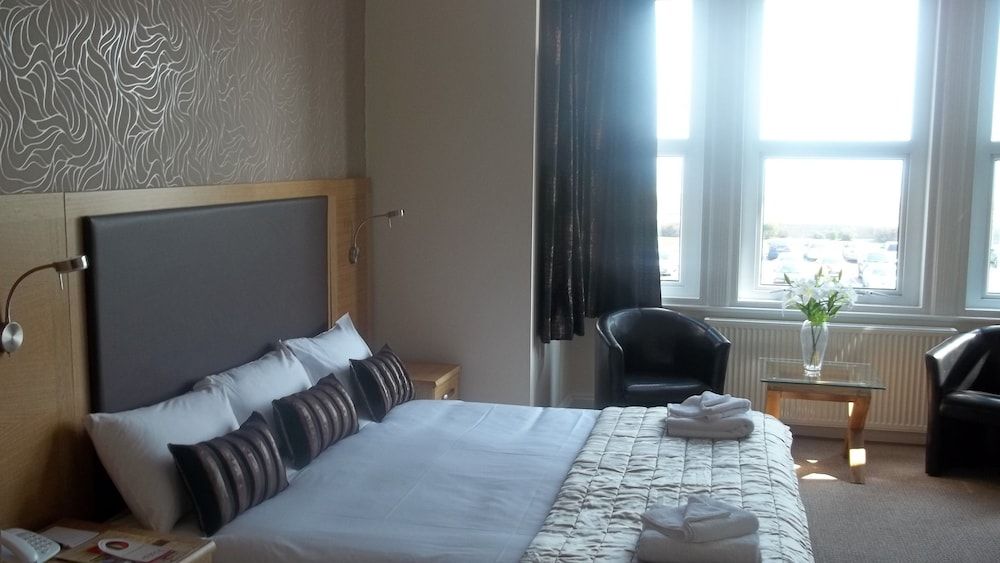 The Palm Court Hotel 3