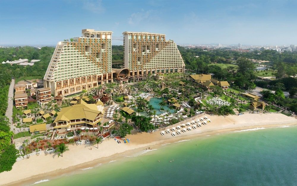 Centara Grand Mirage Beach Resort Pattaya 1