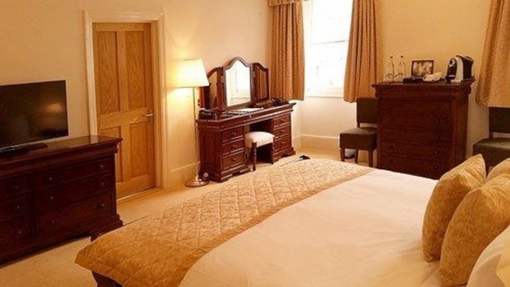 The King's Arms Hotel and Restaurant 3