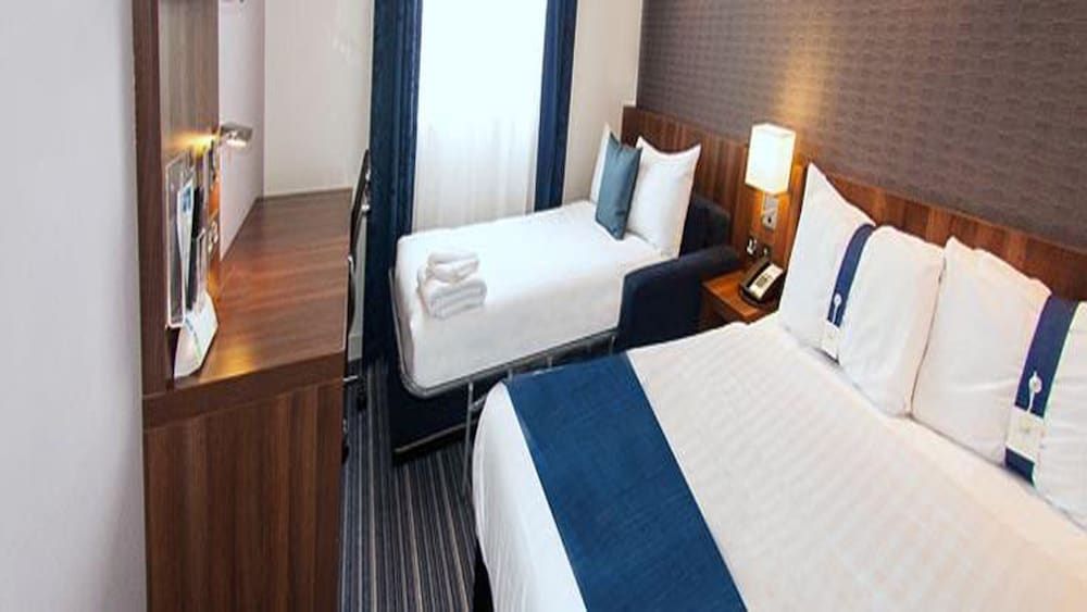 Holiday Inn Express Liverpool Hoylake 3