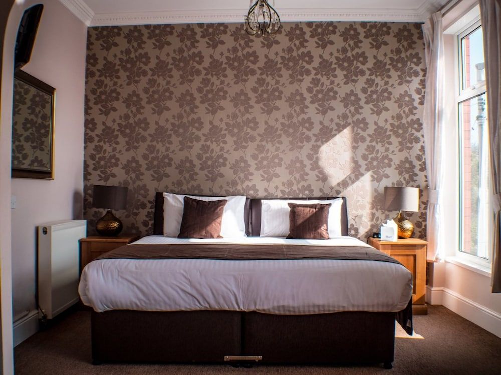 HQ Bar & Restaurant 2