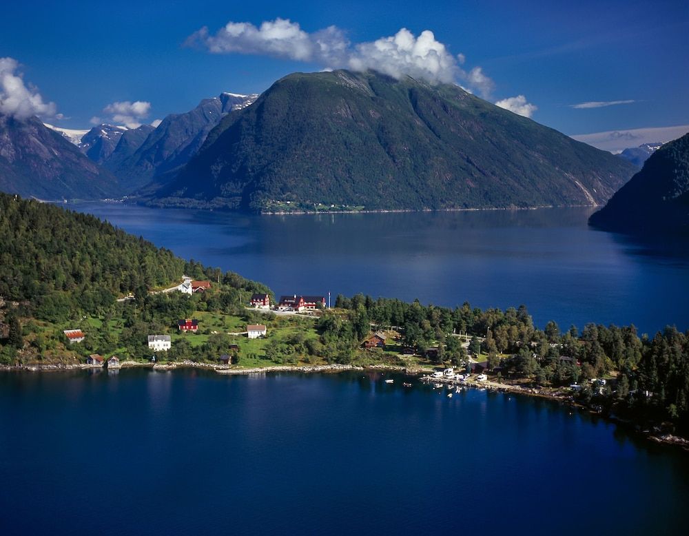 Dragsvik Fjordhotel