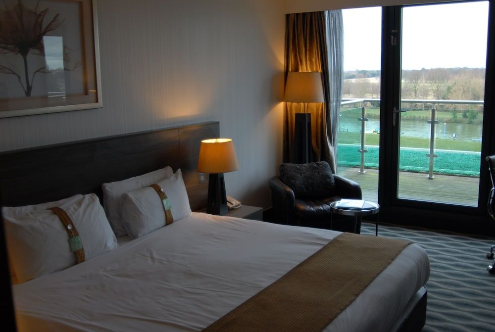 Holiday Inn London - Kingston South 3