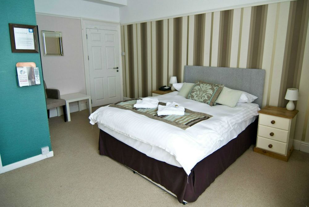 The Imperial Plymouth 4 stelle a Plymouth