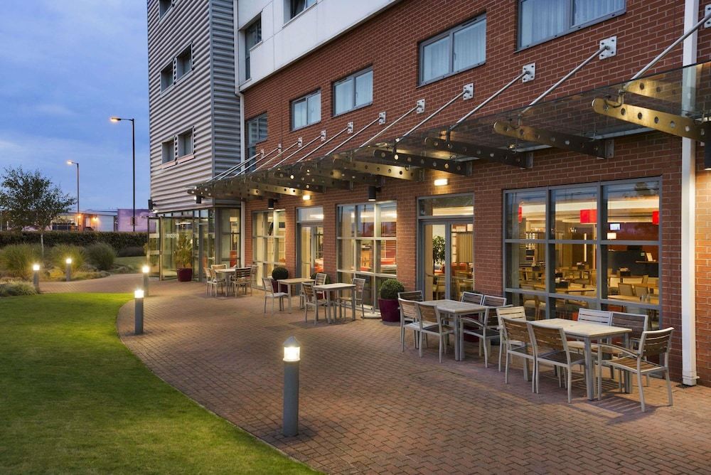 Ramada Encore by Wyndham Doncaster Airport 1