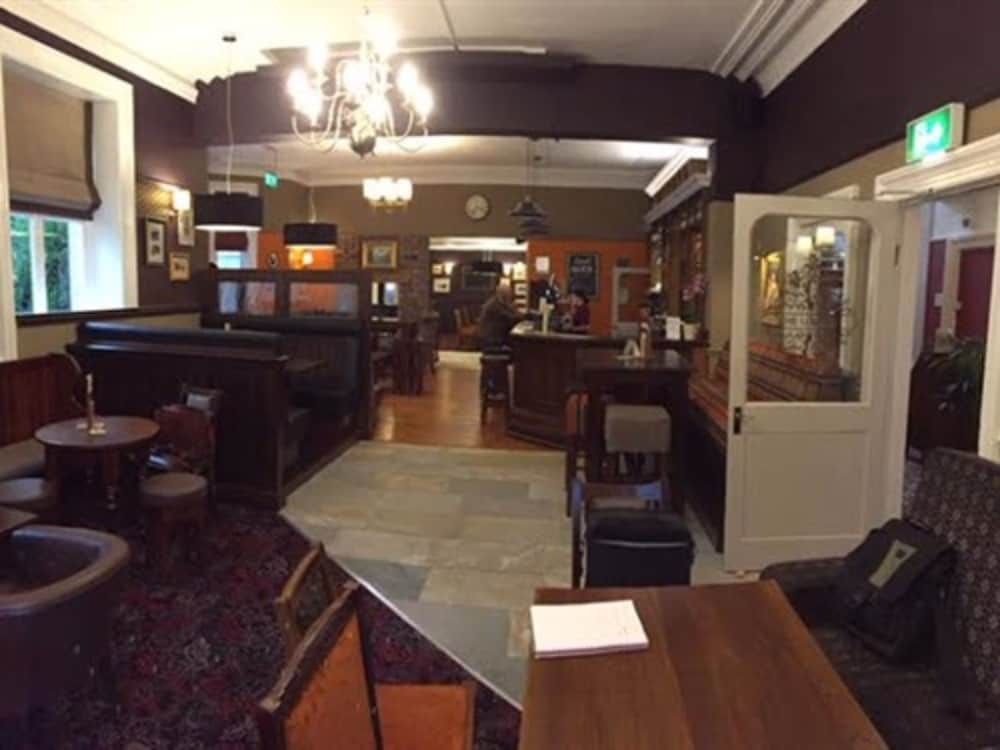 The Parkwood Hotel 2