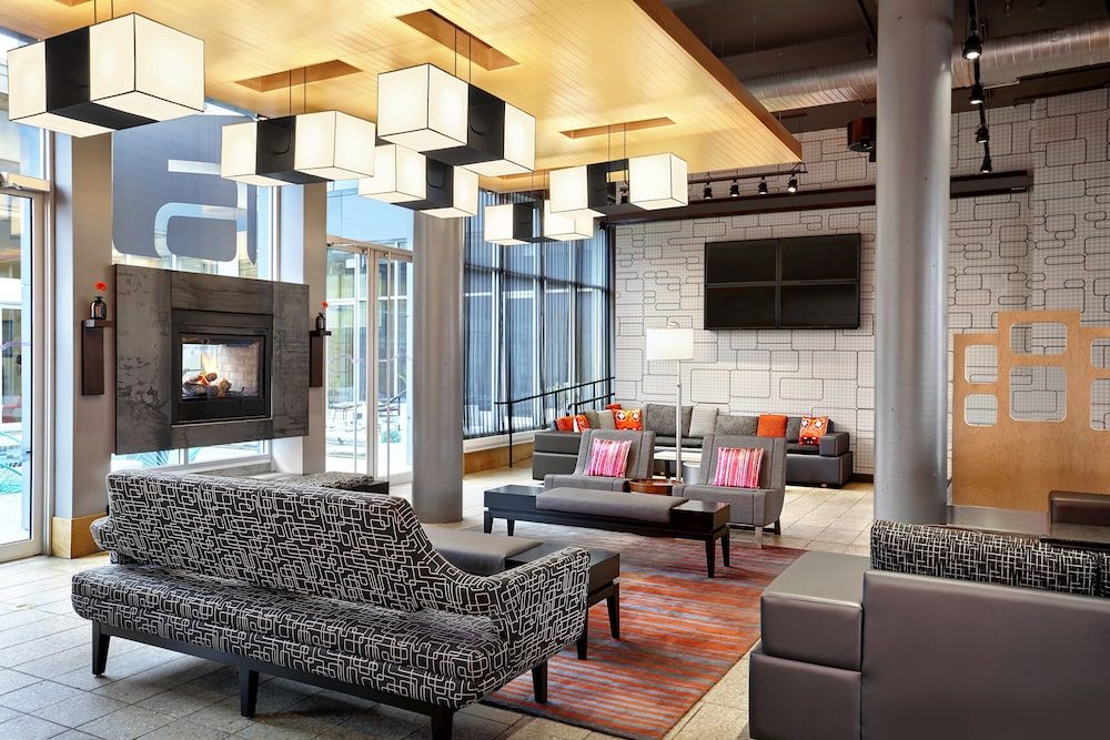 Aloft Montreal Airport 2