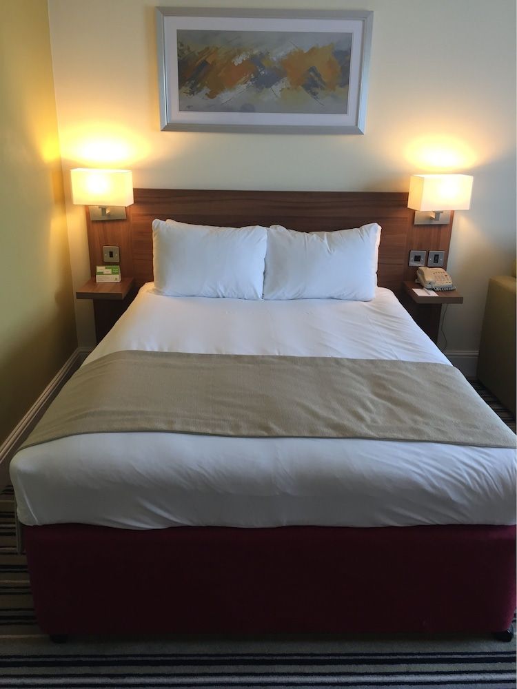 Holiday Inn Reading West 2