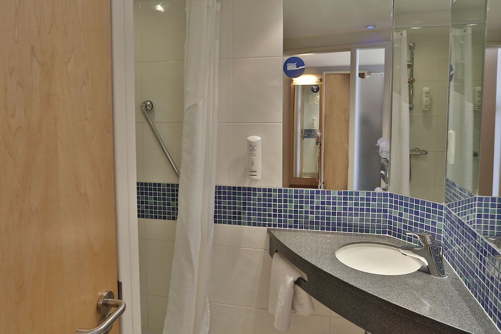 Holiday Inn Express Folkestone - Channel Tunnel 3