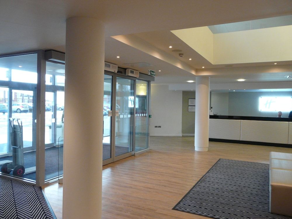 Holiday Inn Express Leigh - Sports Village 2