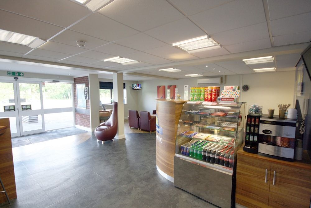 Days Inn by Wyndham Corley NEC M6 2