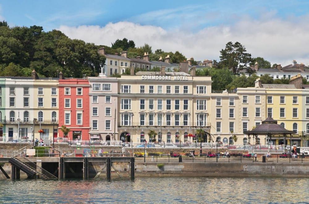 Commodore 2 estrelas em Cobh