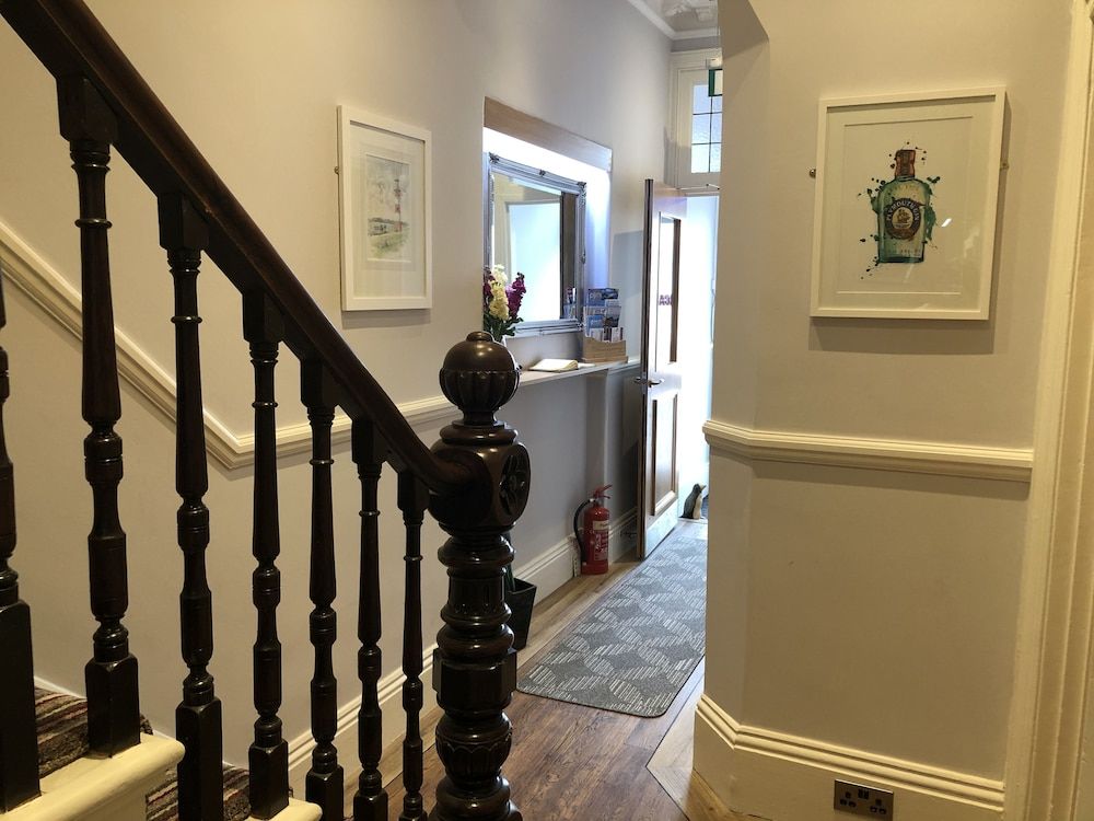 Edgcumbe Guest House 3