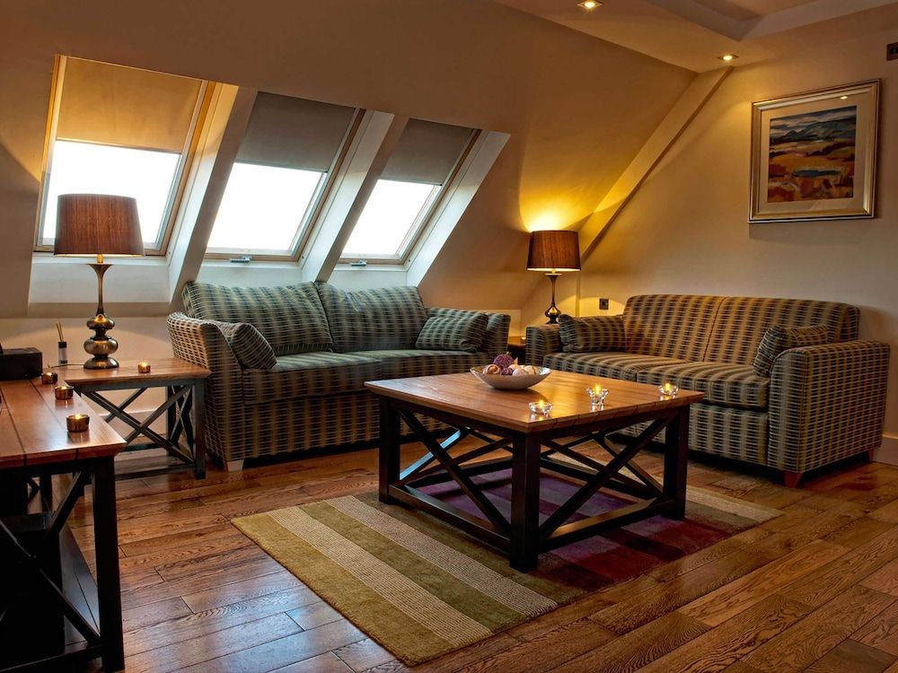 The Gailes Hotel and Restaurant 3