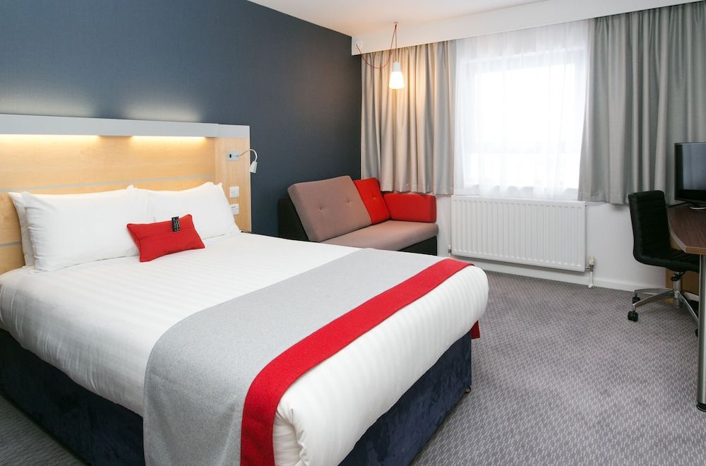 Holiday Inn Express Antrim 3