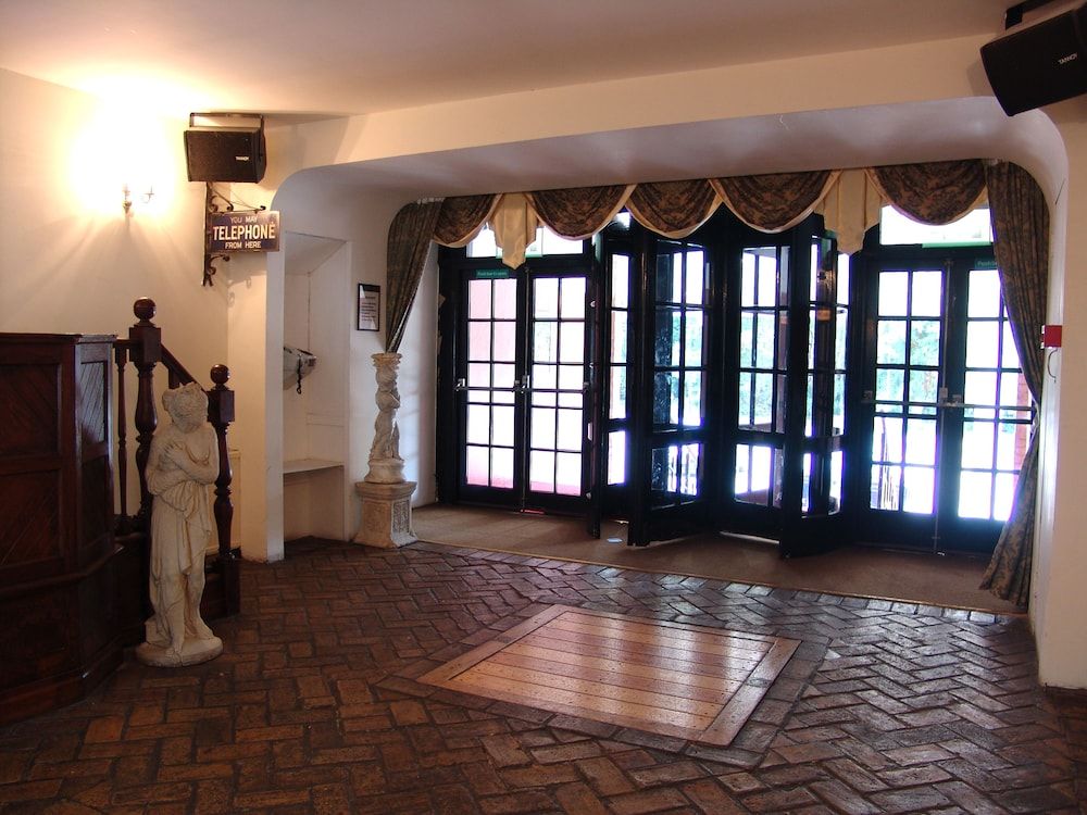 Caistor Hall Hotel 2