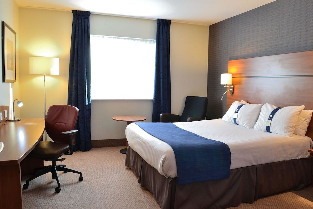 Holiday Inn Express Braintree 2