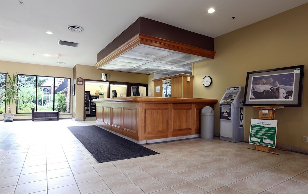 Riviera Village Green Hotel Complex 3