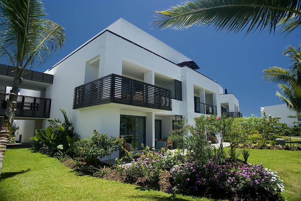 Hilton Fiji Beach Resort and Spa 2