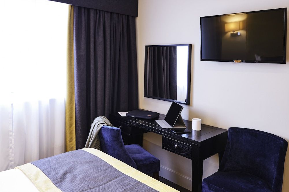 Mercure Newbury West Grange Hotel 3