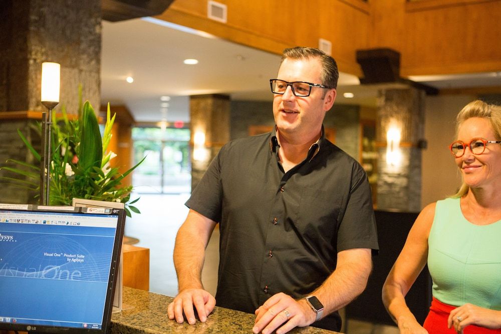 The Cove Lakeside Resort 2