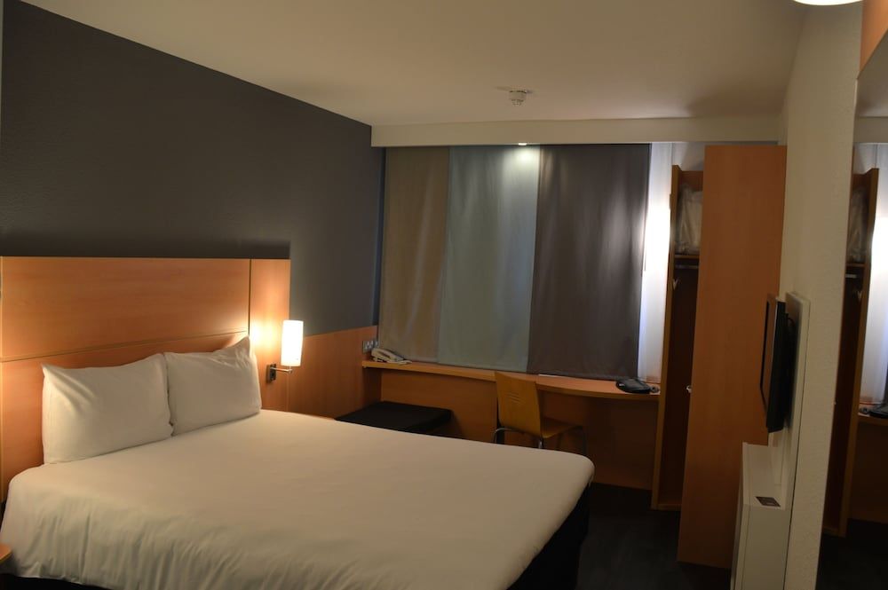 ibis Reading Centre (new ibis rooms) Hotel 3 ibis Reading Centre (new ibis rooms) Hotel 3