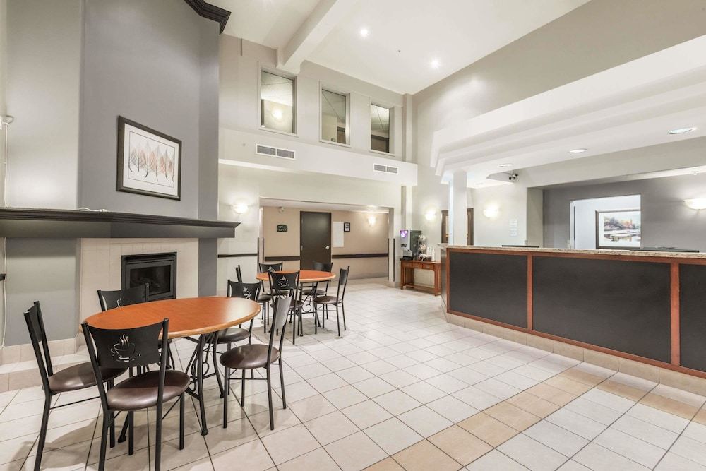 Super 8 by Wyndham Sainte Agathe Des Monts 2