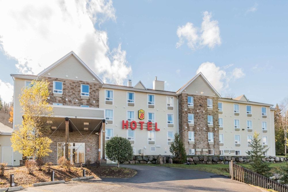 Super 8 by Wyndham Sainte Agathe Des Monts 3 estrelas em Sainte-Agathe-des-Monts