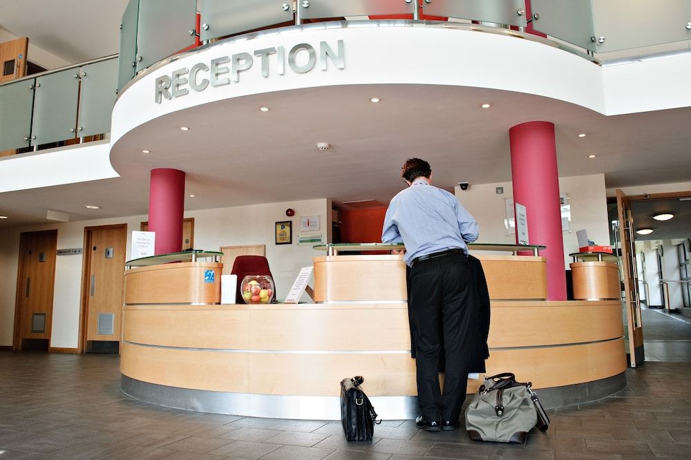 Burleigh Court Hotel 3