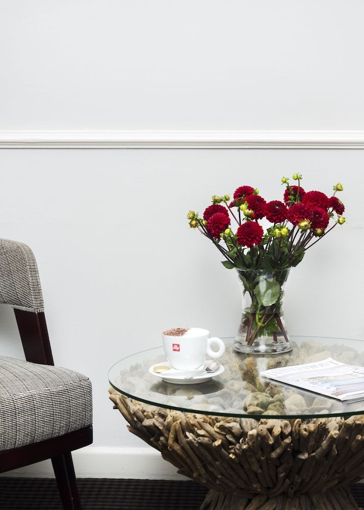 Beachcombers Hotel 3