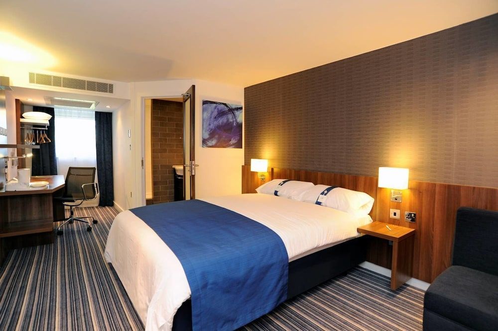 Holiday Inn Express Crewe 3